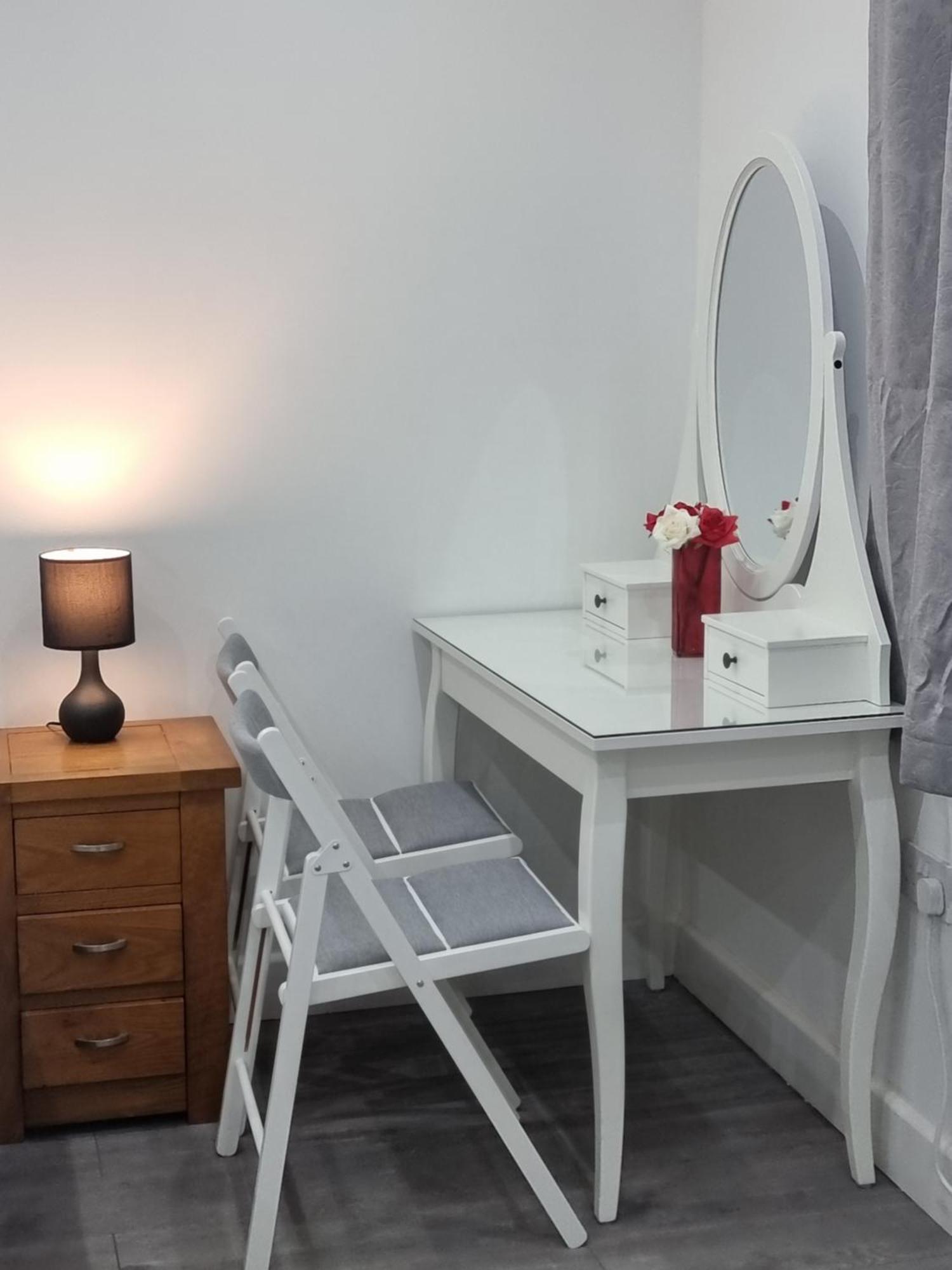 Brand New Studios In Хароу Екстериор снимка