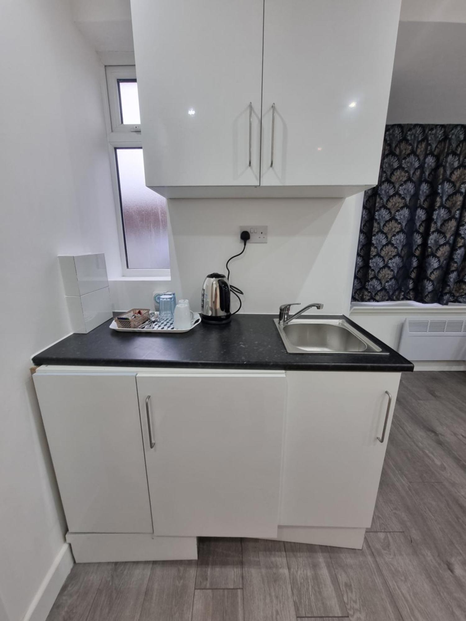 Brand New Studios In Хароу Екстериор снимка