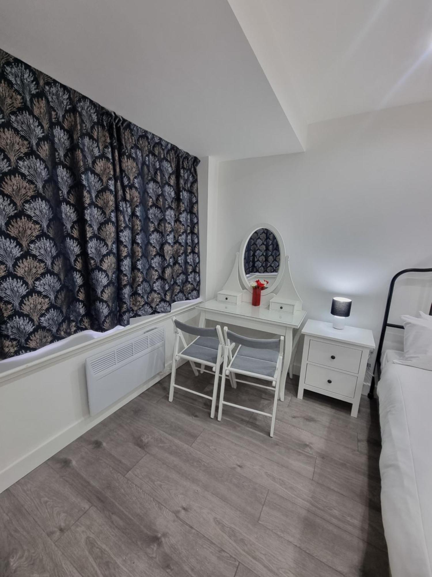 Brand New Studios In Хароу Екстериор снимка
