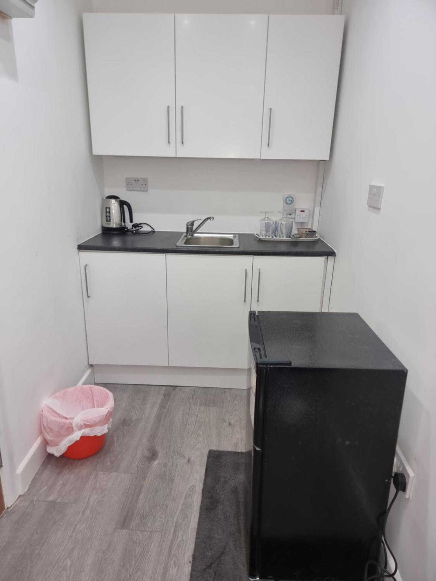 Brand New Studios In Хароу Екстериор снимка