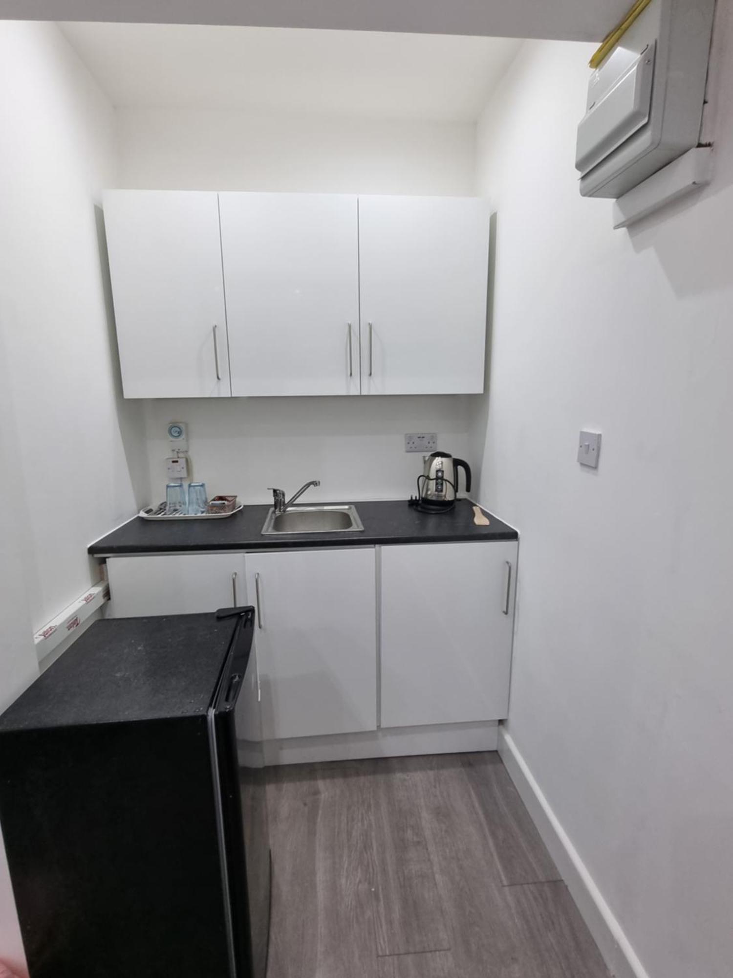 Brand New Studios In Хароу Екстериор снимка